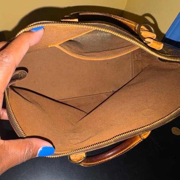 Authentic Louis Vuitton Monogram Alma - Picture 4 of 5